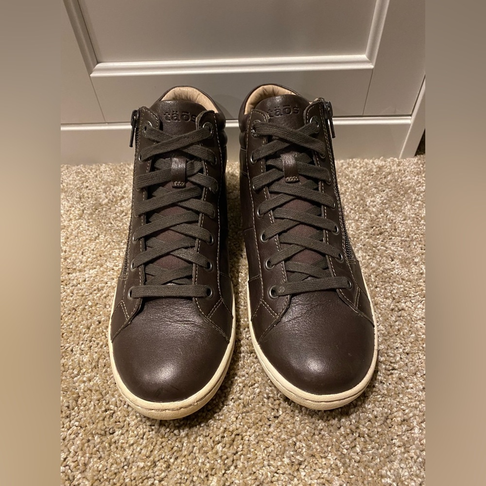 Taos Union High top Leather Sneaker